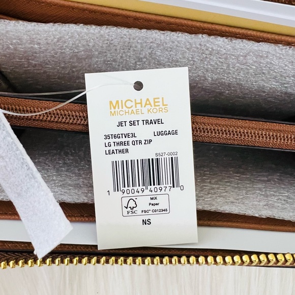 Michael Kors Jet Set Travel Large Three Quarter Zip - Picture 12 of 16